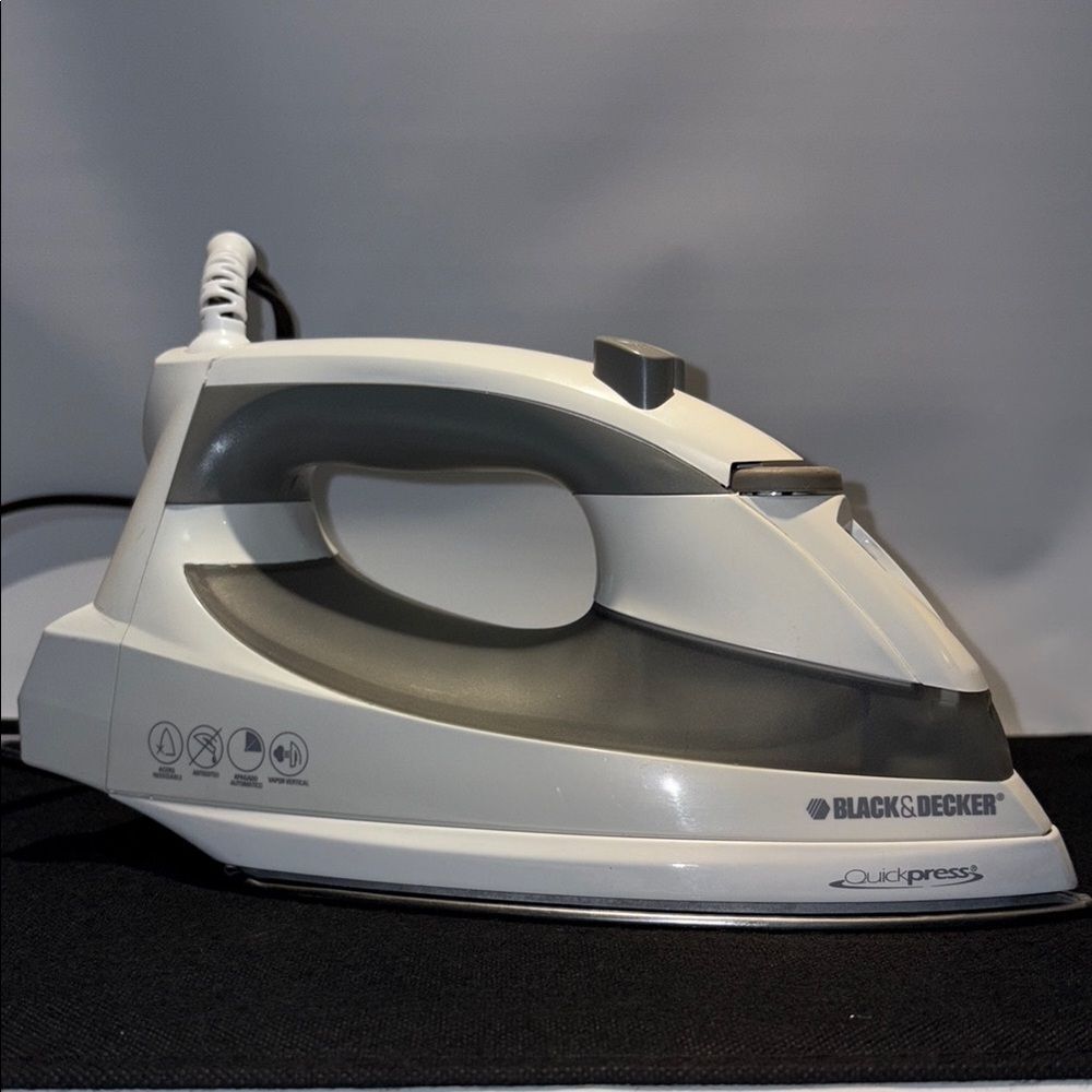 Black & Decker QuickPress Iron in Gray and White